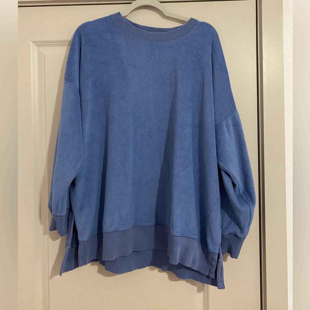 AERIE women’s blue split hem sweatshirt